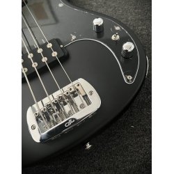 G&L Kiloton Jet Black, Satin "Frost" Top Coat 4-strenget basguitar